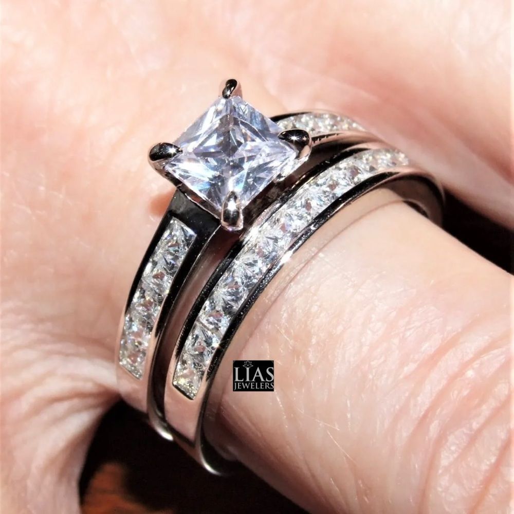 New 18k white gold wedding ring set